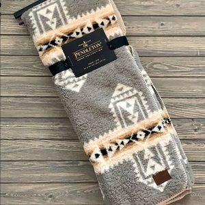 Pendleton Aztec Southwest Sherpa throw